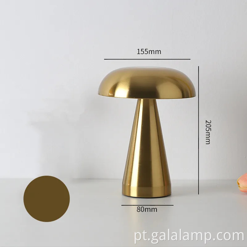 Lâmpada de mesa de metal recarregável de inspiração vintage para ambiente aconchegante